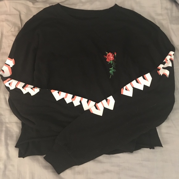 black long sleeve crop top - Picture 1 of 4